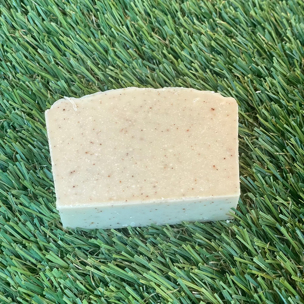 Gentle yoni bar soap made with 7 soothing herbs to cleanse, balance, and support feminine hygiene without irritation.